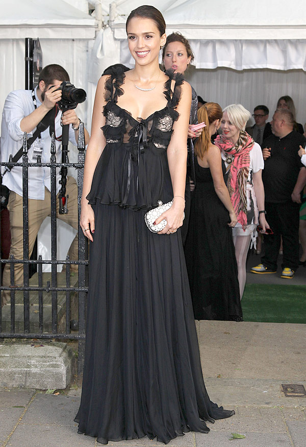 FFN_IMAGE_9133079|FFN_SET_9132981