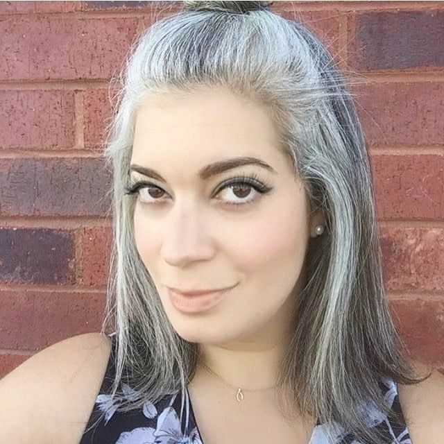 Instagram que celebra la belleza de las canas