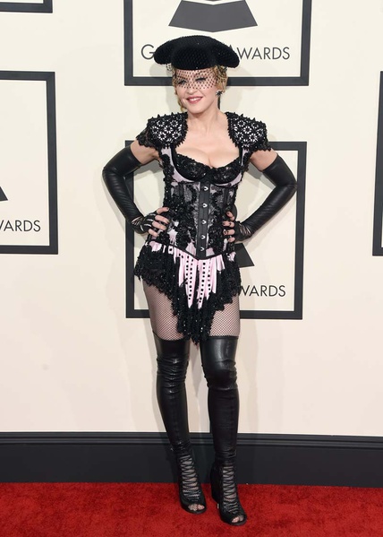 Looks más arriesgados de los Grammy 2015