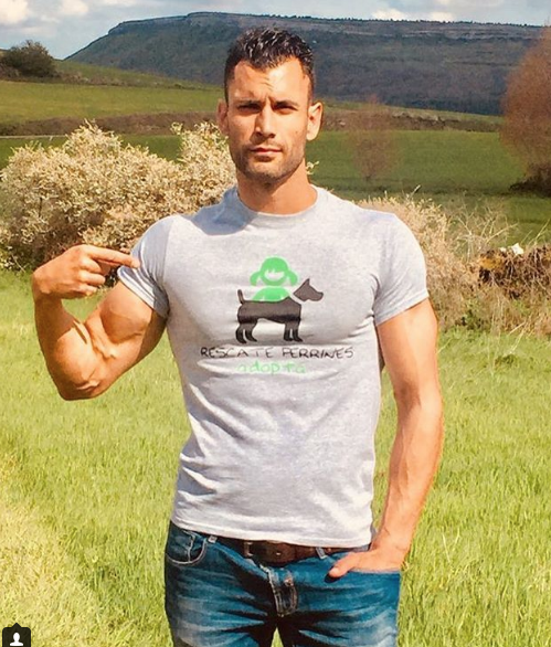 El Guardia Civil de Twitter ahora es modelo