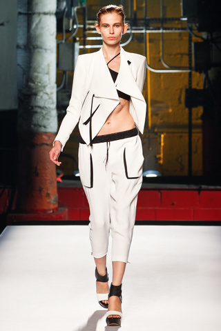 helmut_lang___pasarela_167840379_320x480