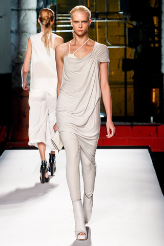helmut_lang___pasarela_881126977_320x480