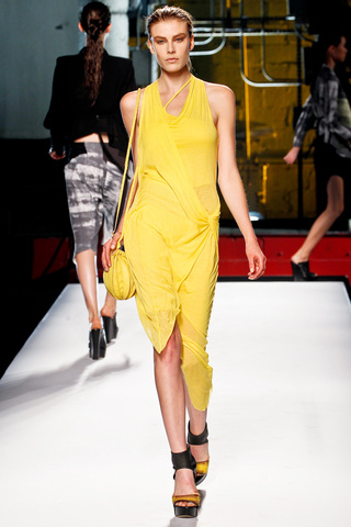 helmut_lang___pasarela_897104576_320x480