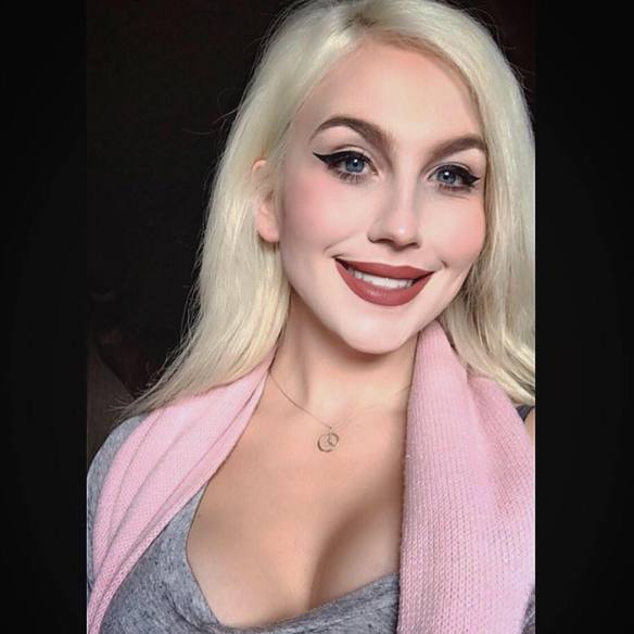 Chica trans se convierte en pareja de un chico que lo rechazó cuando era hombre