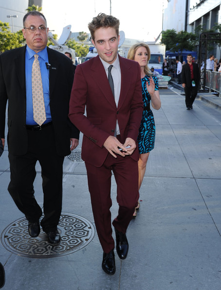 robertpattinsonsuitsmensuitoys2egbevhel