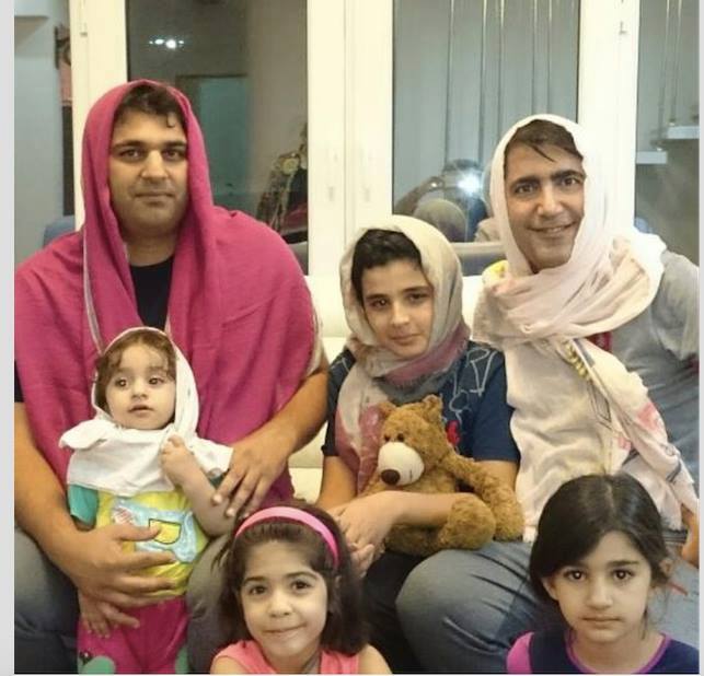 Hombres iraníes con velo como protesta