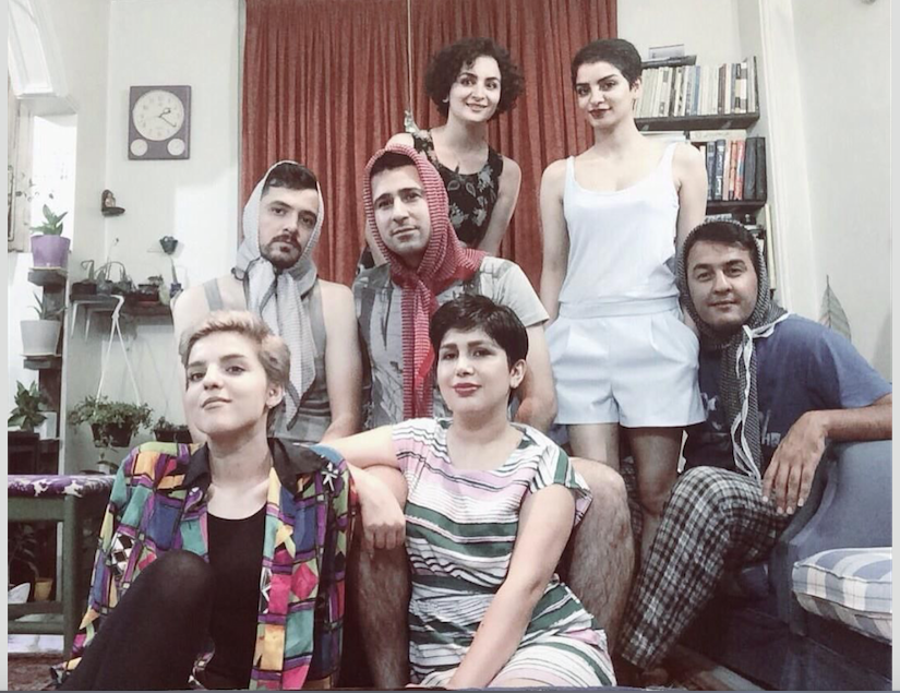 Hombres iraníes con velo como protesta