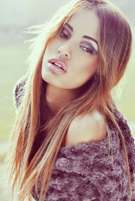 Ayesha Jones modelo con escoliosis