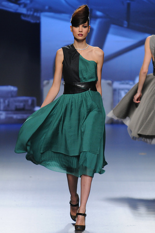 ion_fiz___pasarela_403632556_320x480