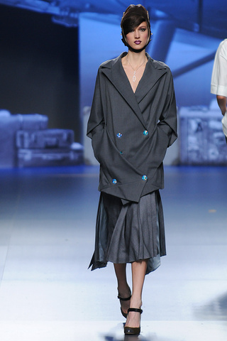 ion_fiz___pasarela_833736711_320x480