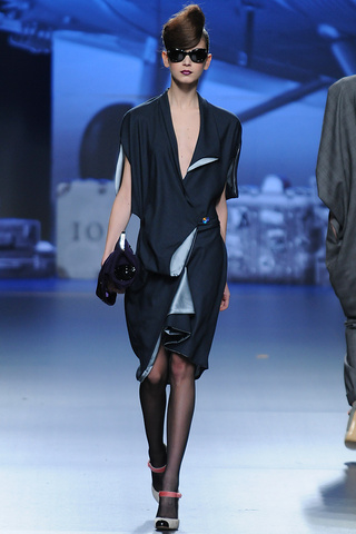 ion_fiz___pasarela_880094685_320x480