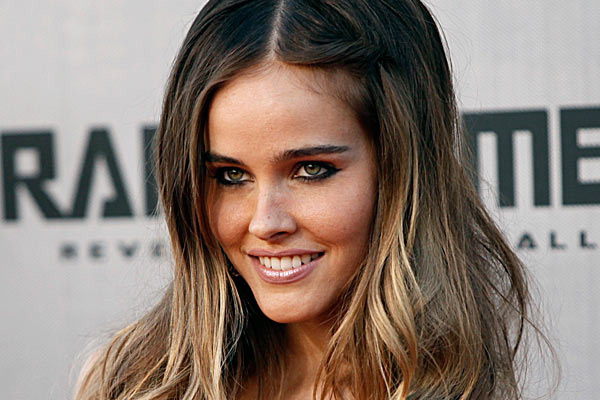 Isabel Lucas 10/15