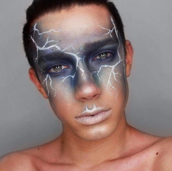 James Charles, primer chico imagen de una marca de maquillaje