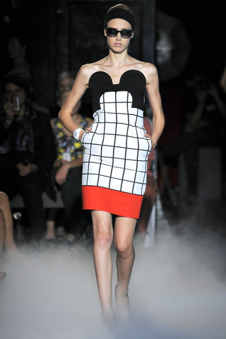 jean_charles_de_castelbajac___pasarela_557121787_320x480