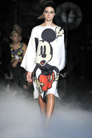 jean_charles_de_castelbajac___pasarela_682418355_320x480