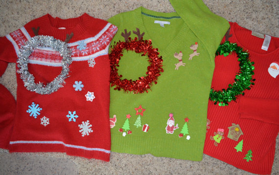 Jerseys navideños con teta fuera