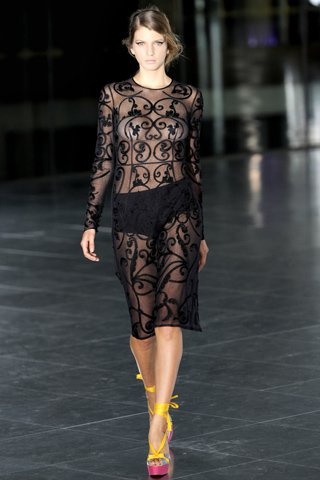 jonathan-saunders-13