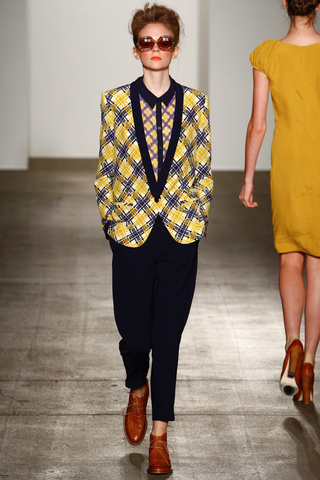 karen_walker___pasarela_941075850_320x480