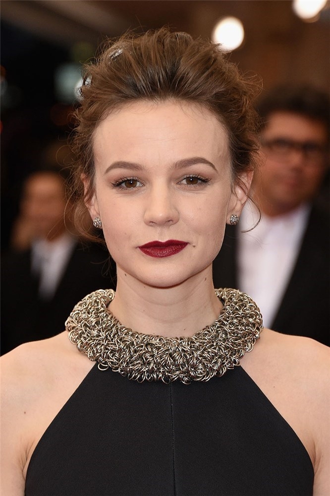 Labios en tonos burdeos