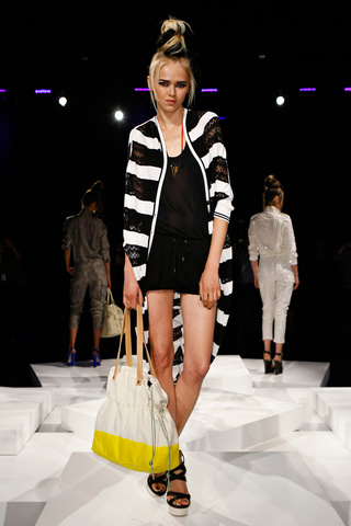 l_a_m_b___l_a_m_b__primevera_verano_2012_690612864_320x480