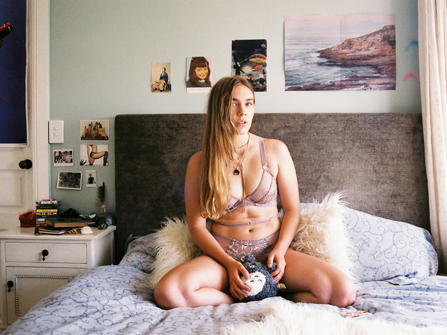 Catálogo sin Photoshop de Lonely Girls