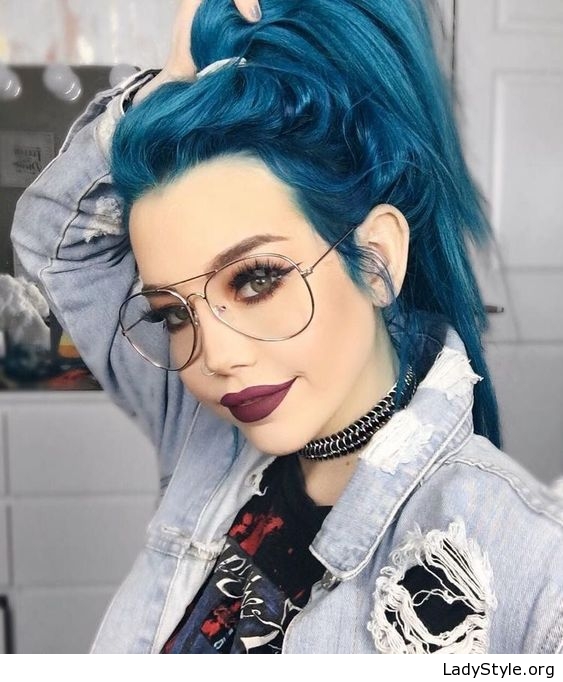Looks con el pelo azul
