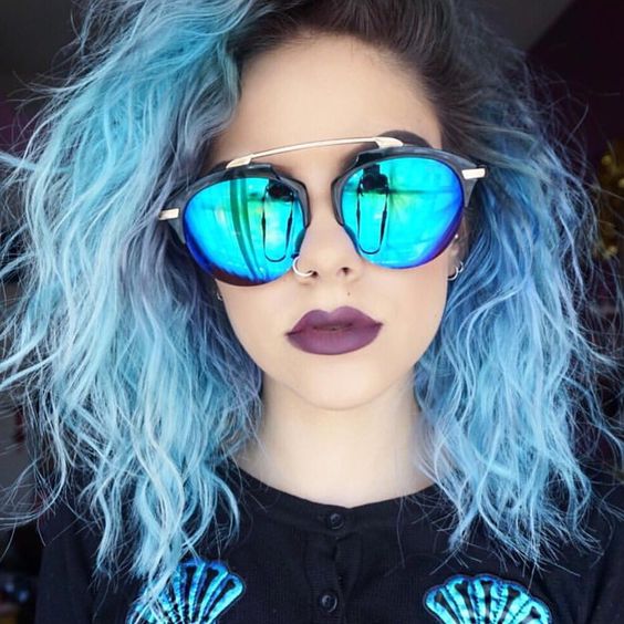 Looks con el pelo azul