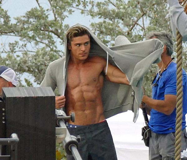 Los chicos bronceados más guapos