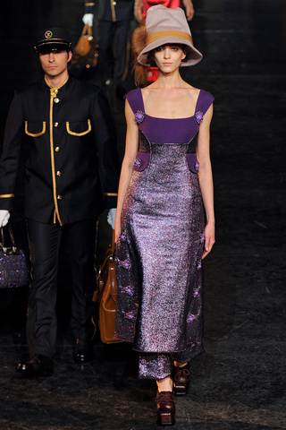 louis_vuitton___pasarela_108457102_320x480