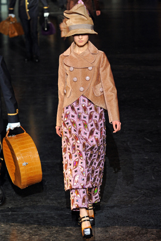 louis_vuitton___pasarela_809250456_320x480