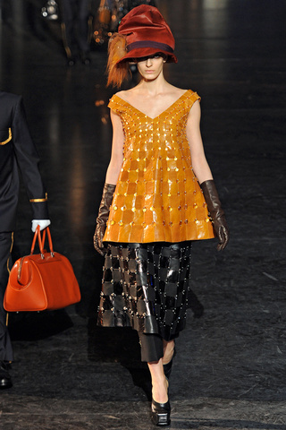 louis_vuitton___pasarela_894321427_320x480