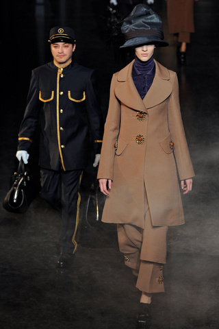 louis_vuitton___pasarela_960624568_320x480
