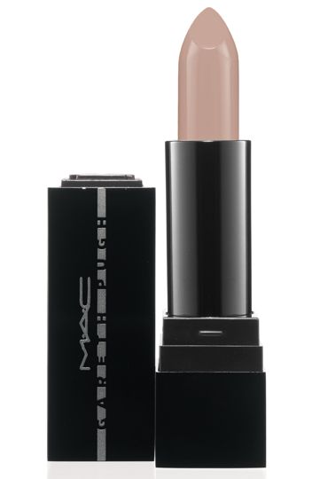 garethpugh-lipstick-restrict-72
