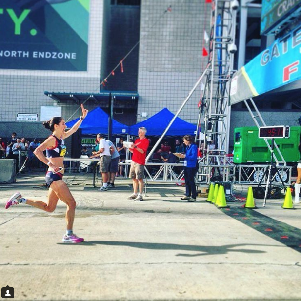 Madre deportista muestra su cuerpo tras el parto 