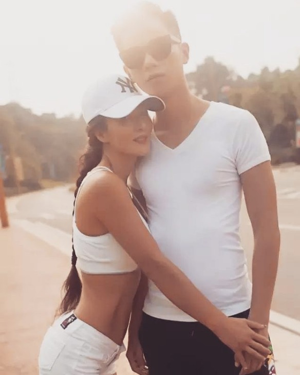 Liu Yelin, la madre que parece la novia de su hijo