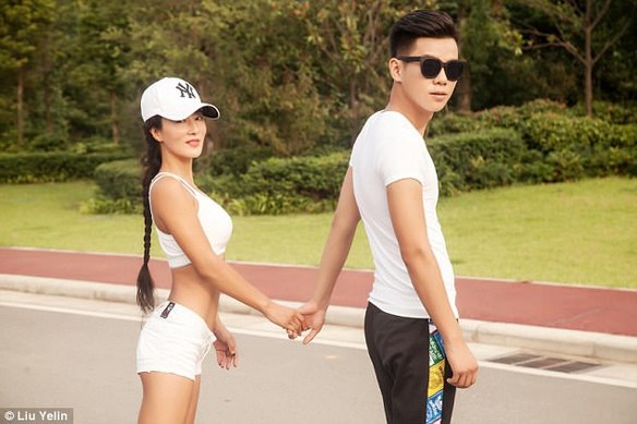 Liu Yelin, la madre que parece la novia de su hijo