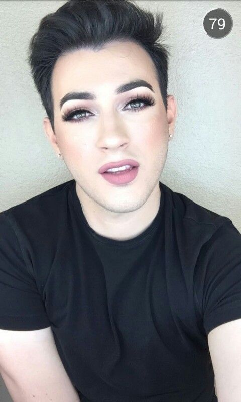 Manny MUA, vlogger de belleza