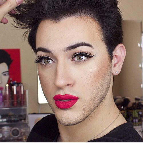 Manny MUA, vlogger de belleza