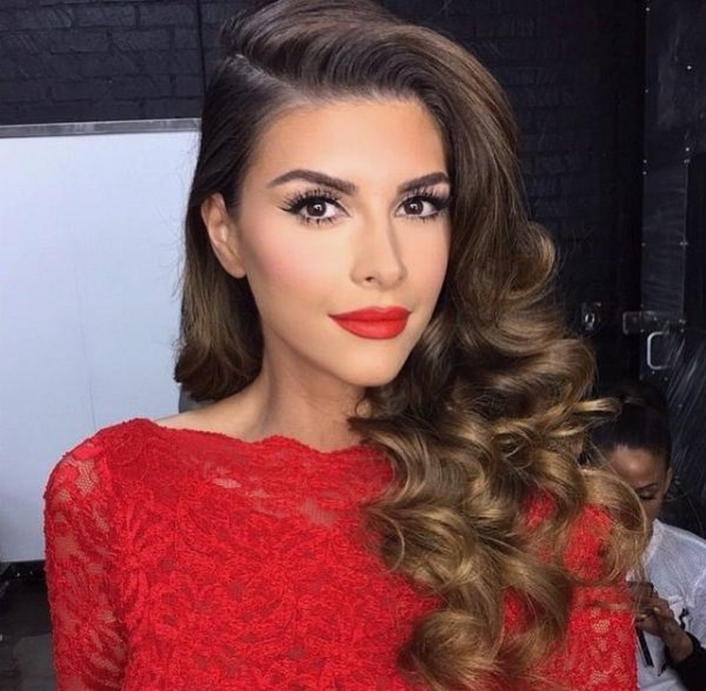 Invitadas de boda con vestido rojo