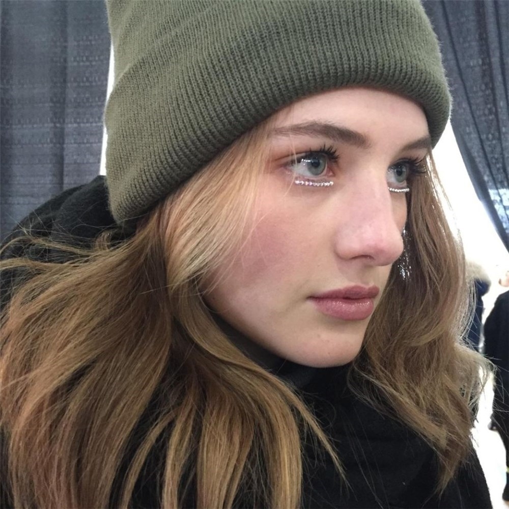 Maquillaje eyeliner strass