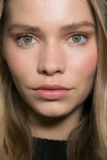 Maquillaje eyeliner strass