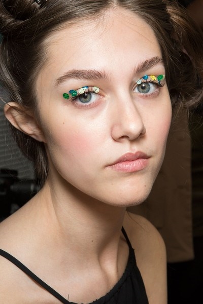 Maquillaje eyeliner strass