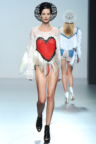 maria_escote___pasarela_981433382_320x480