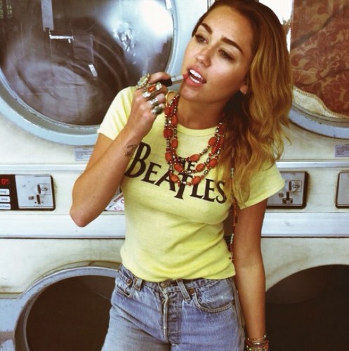 miley-camiseta-rockera-1