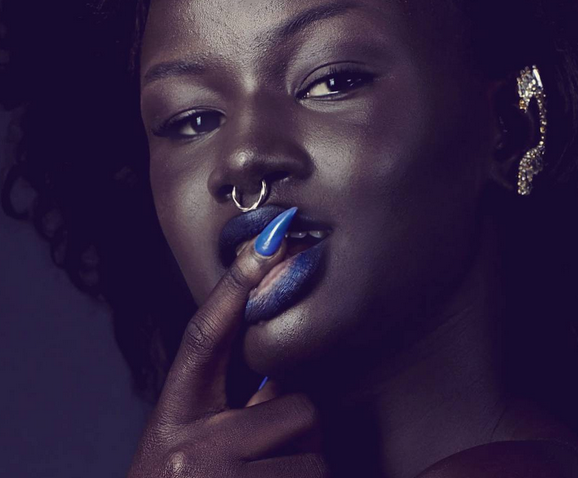 Khoudia Diop, la modelo con la piel más oscura