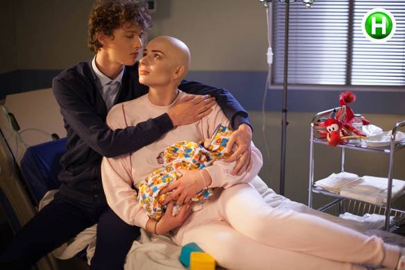 Modelos posan como enfermas de cáncer