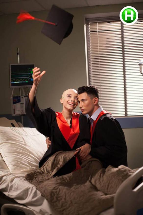 Modelos posan como enfermas de cáncer