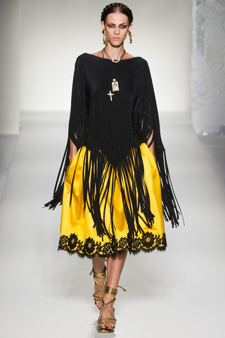 moschino___pasarela_106992964_320x480
