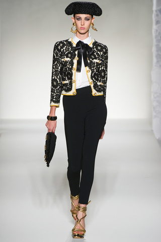 moschino___pasarela_261308873_320x480