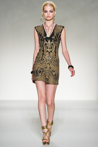 moschino___pasarela_31377927_320x480